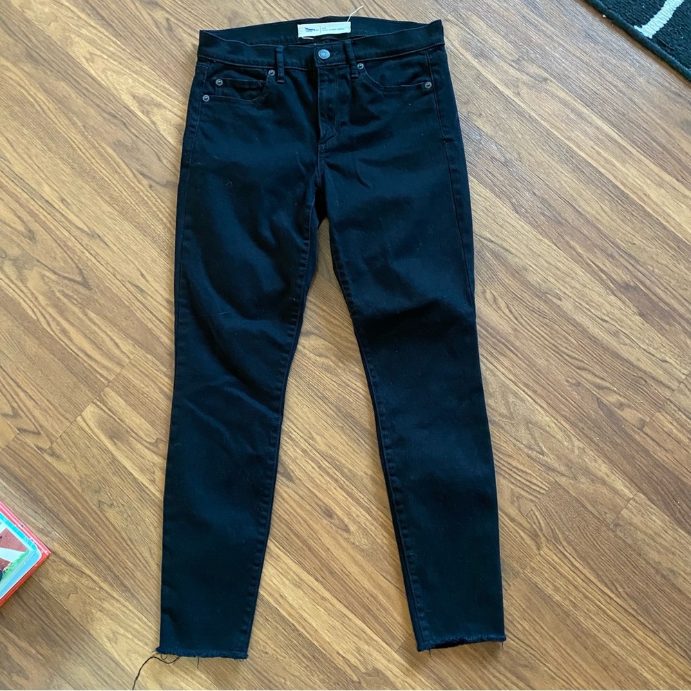 Gap size 27R black true skinny ankle jeans